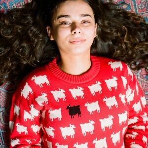 WARM & WONDERFUL WOMEN'S FITTED "DIANA EDITION" WOOL SHEEP SWEATER